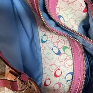 Great condition Coach purse. Used a few times.